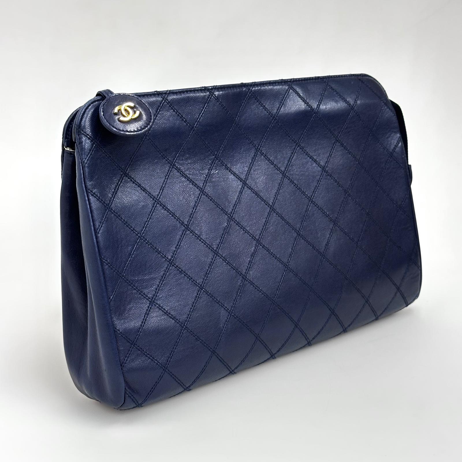 Chanel Pochette Vintage in Pelle Trapuntata Blu Navy
