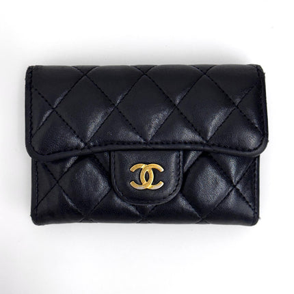 Chanel Porta Carte in Pelle Trapuntata Nera con Logo Dorato