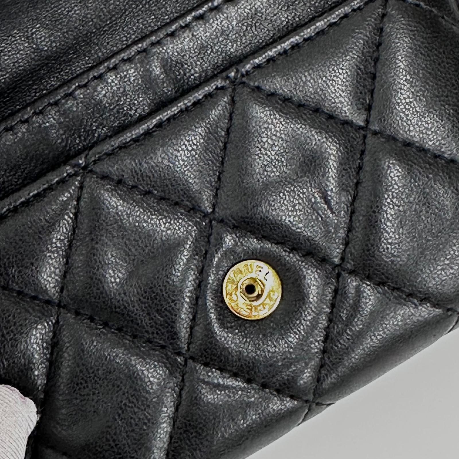 Chanel Porta Carte in Pelle Trapuntata Nera con Logo Dorato