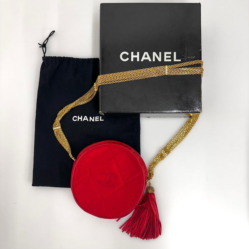 Chanel Vintage Round Tassel Borsa in Raso Rosso Trapuntato con Catena Oro e Strass