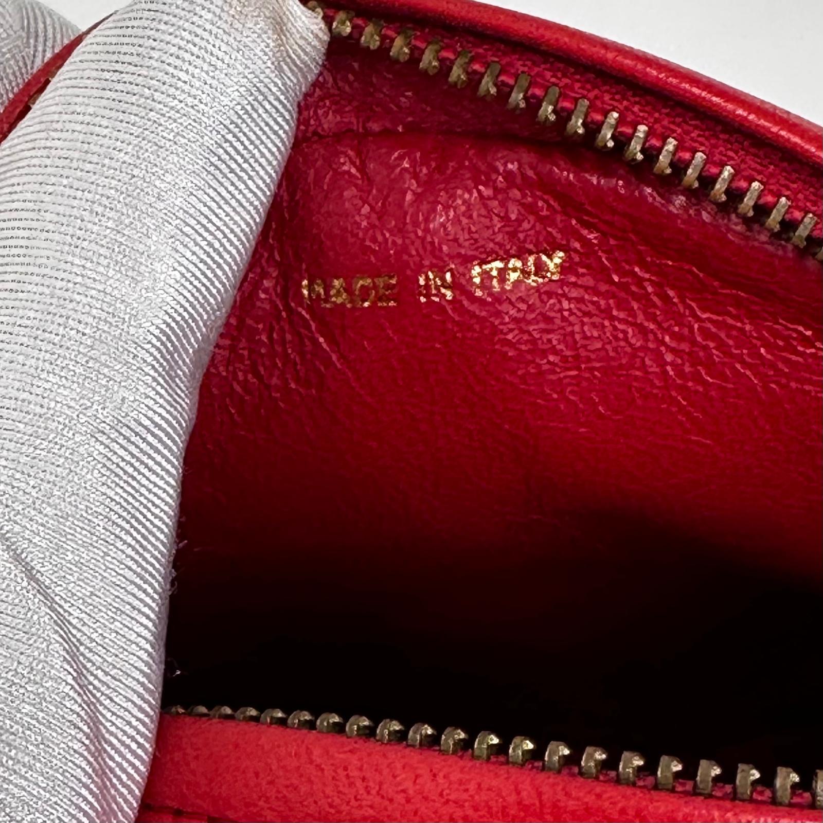 Chanel Vintage Round Tassel Borsa in Raso Rosso Trapuntato con Catena Oro e Strass