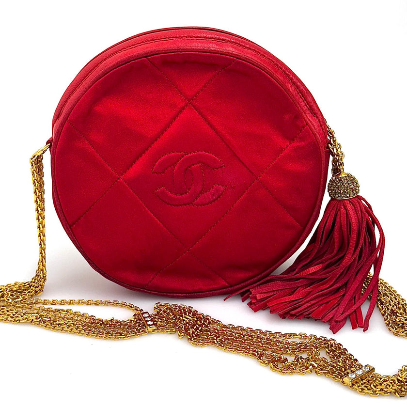 Chanel Vintage Round Tassel Borsa in Raso Rosso Trapuntato con Catena Oro e Strass