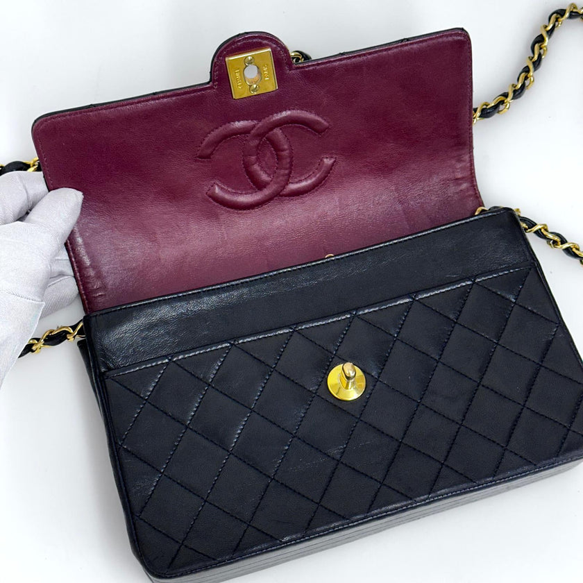 Chanel Vintage Single Flap in Pelle Nera con Hardware Dorato