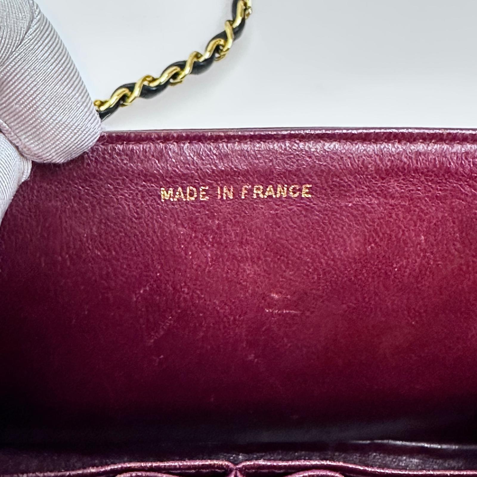 Chanel Vintage Single Flap in Pelle Nera con Hardware Dorato