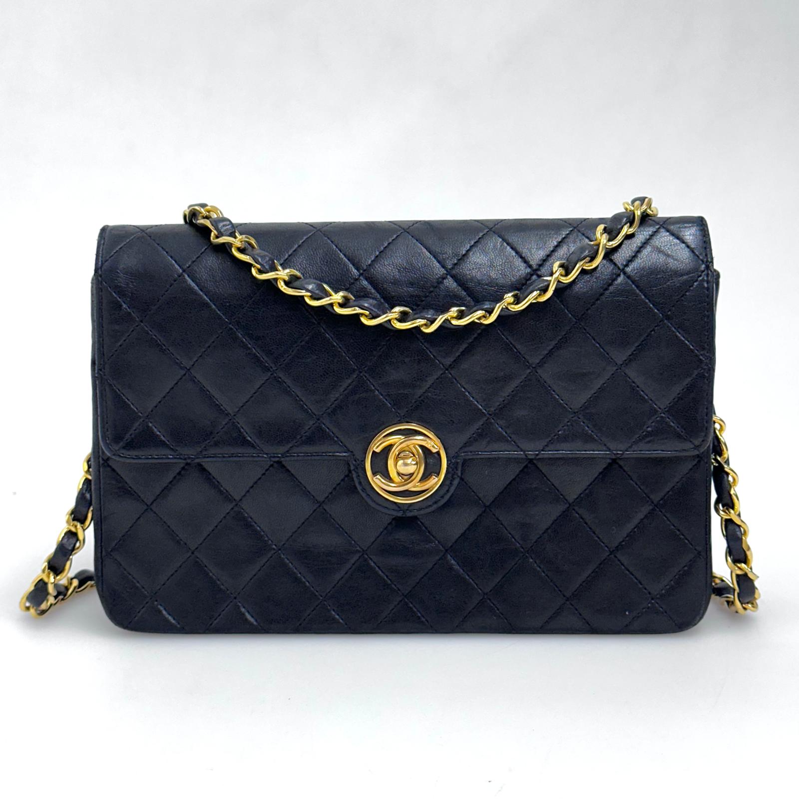 Chanel Vintage Single Flap in Pelle Nera con Hardware Dorato