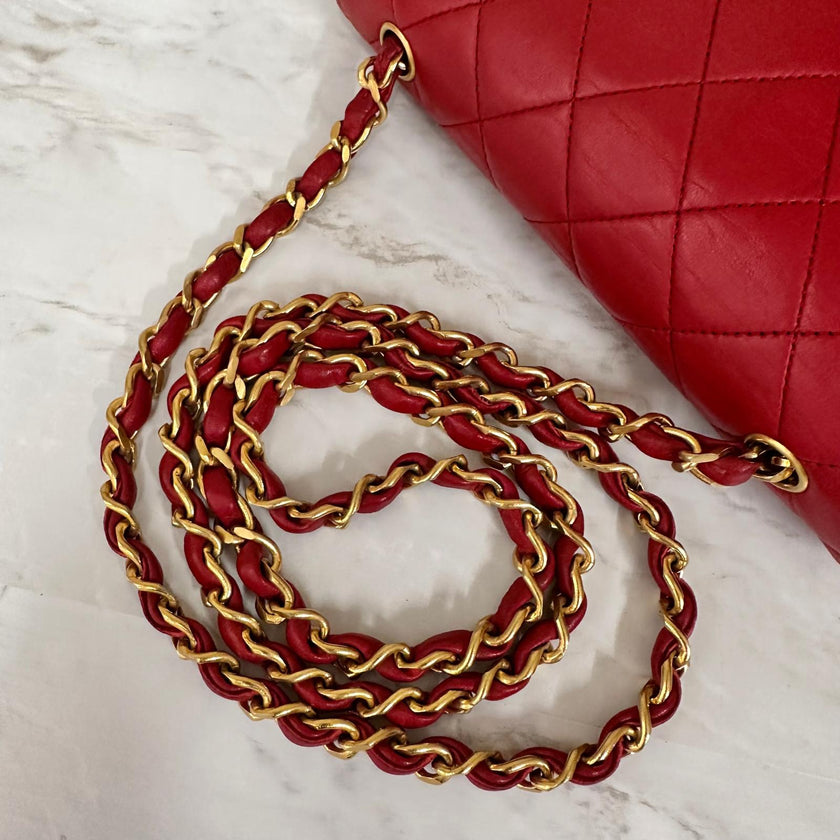 Chanel Borsa Classic Flap Vintage 19 cm in Pelle Rossa con Finiture Oro