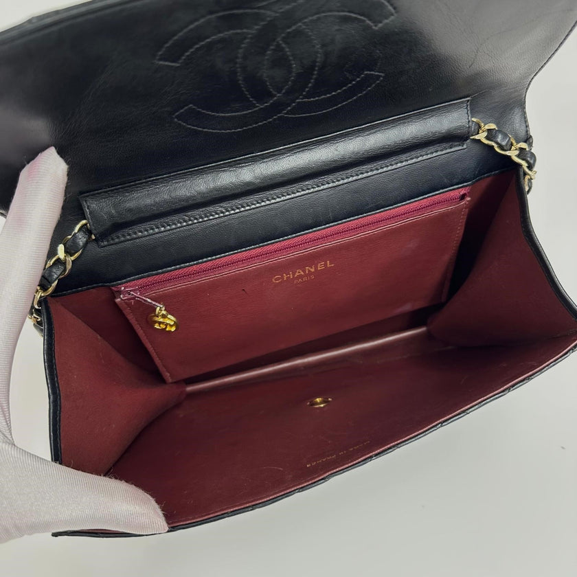 Chanel Borsa Classic Flap singola in pelle nera con catena