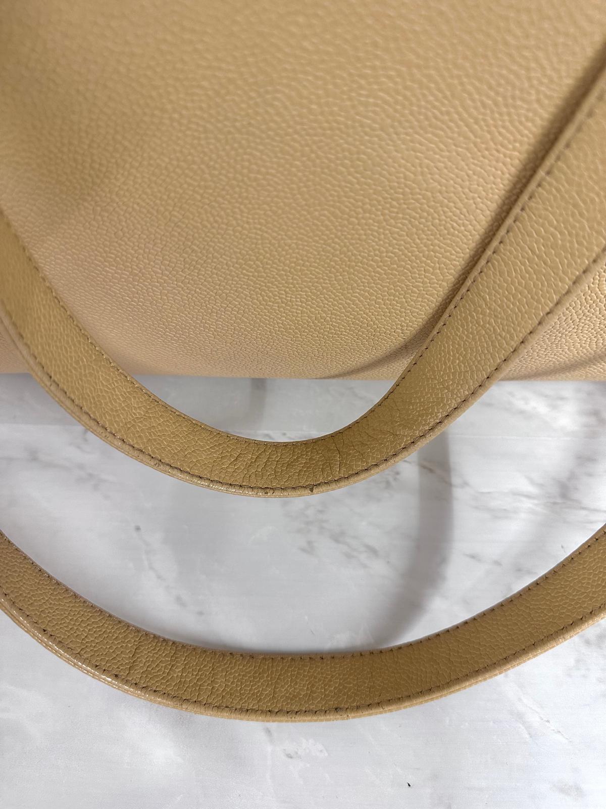 Chanel Maxi Borsa a Spalla Anni ’90 in Pelle Caviar Beige