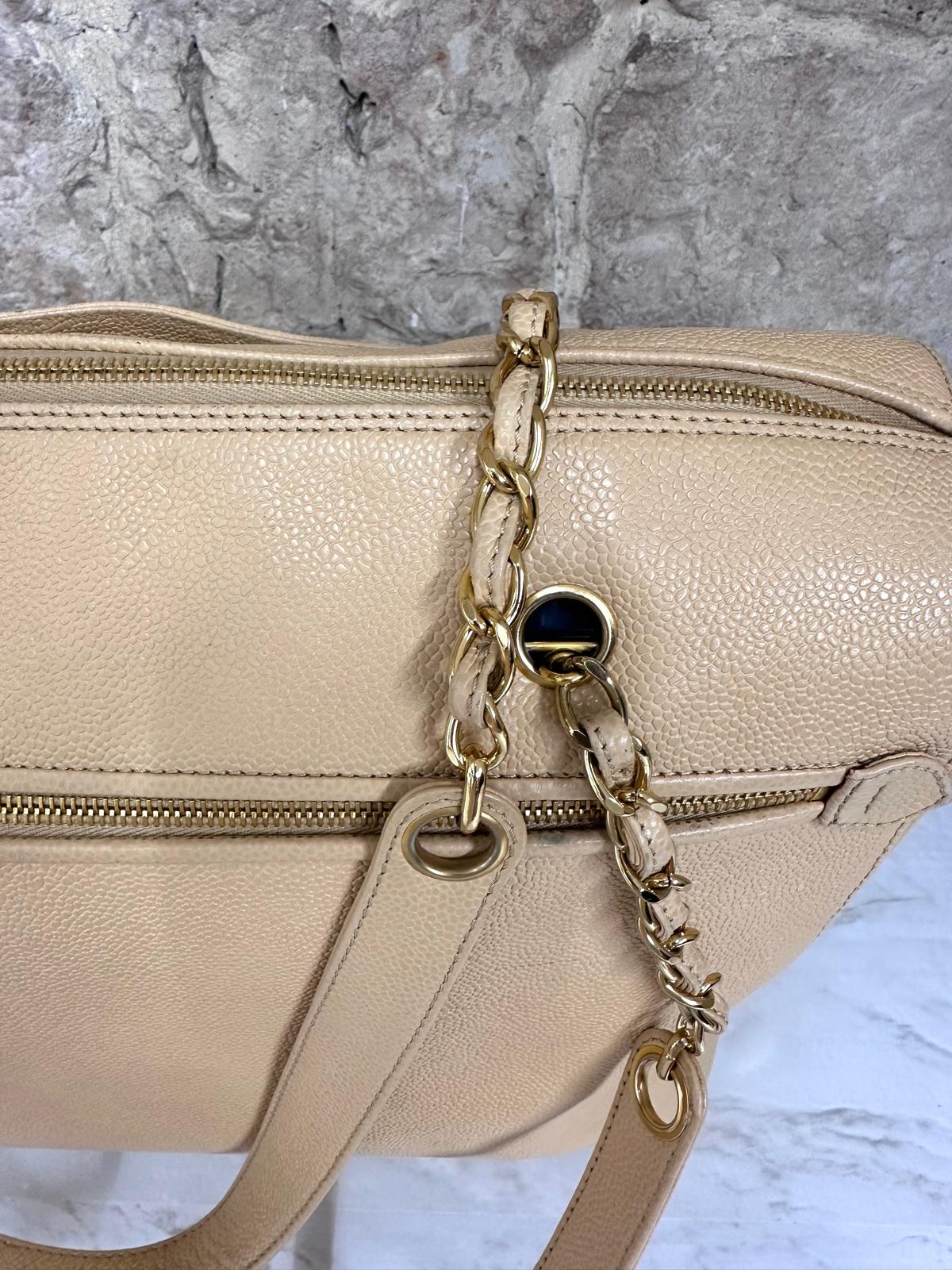 Chanel Maxi Borsa a Spalla Anni ’90 in Pelle Caviar Beige