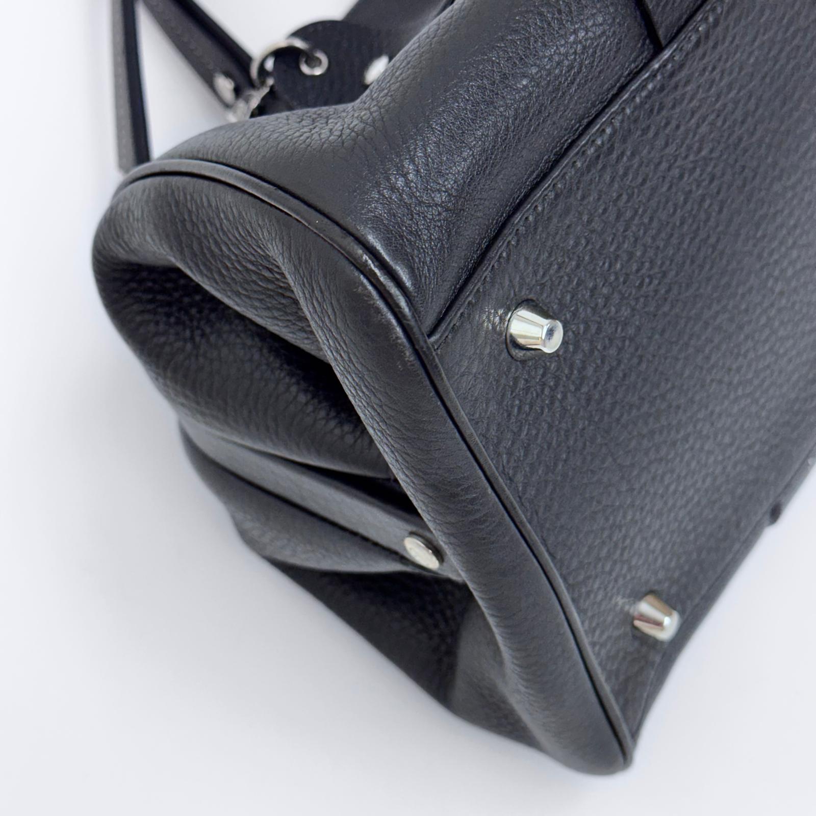 Dior Gaucho Bowling Bag in pelle nera con fibbia e charm CD