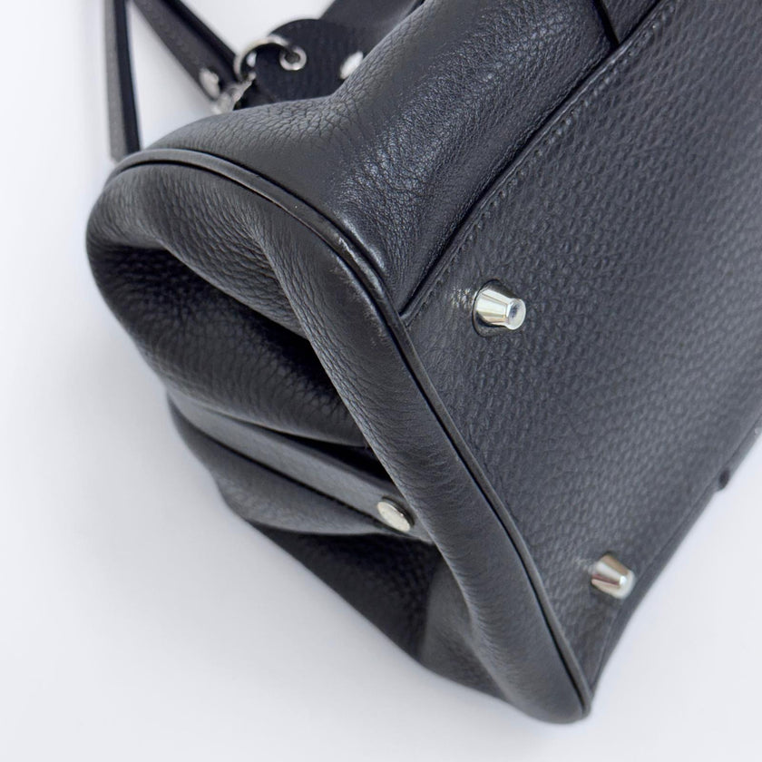 Dior Gaucho Bowling Bag in pelle nera con fibbia e charm CD