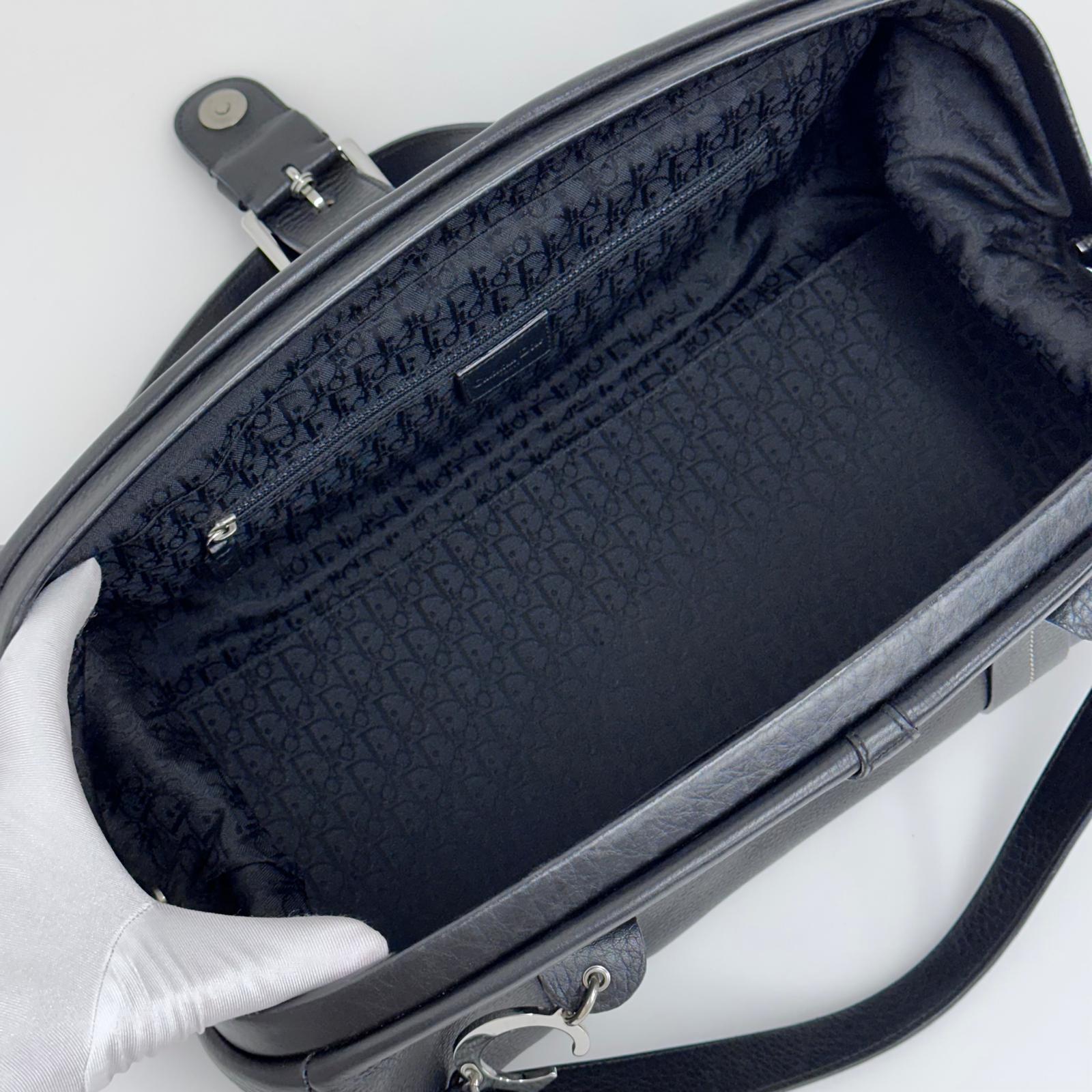 Dior Gaucho Bowling Bag in pelle nera con fibbia e charm CD