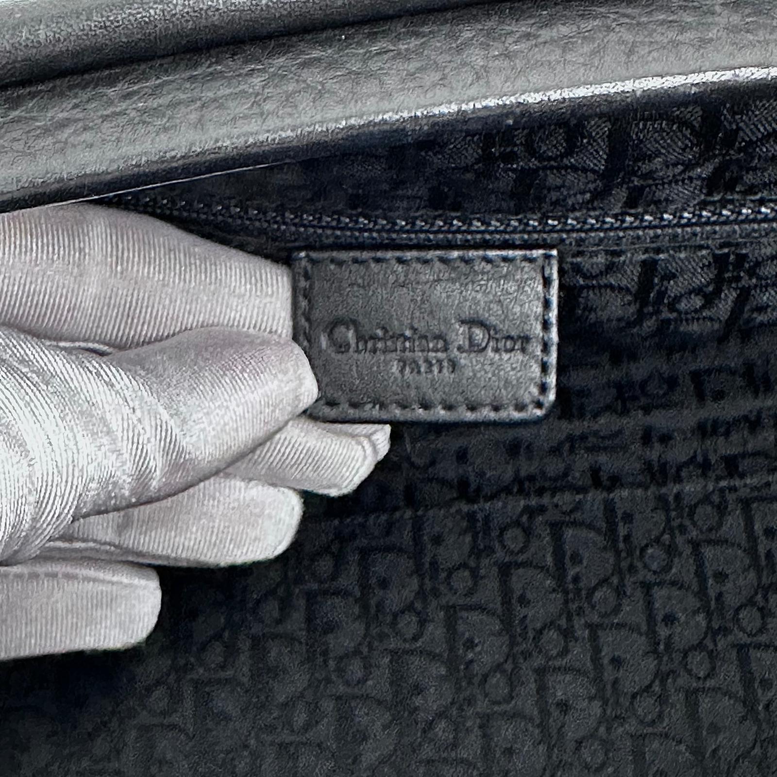 Dior Gaucho Bowling Bag in pelle nera con fibbia e charm CD