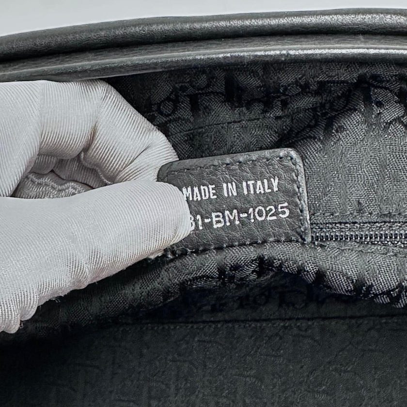 Dior Gaucho Bowling Bag in pelle nera con fibbia e charm CD