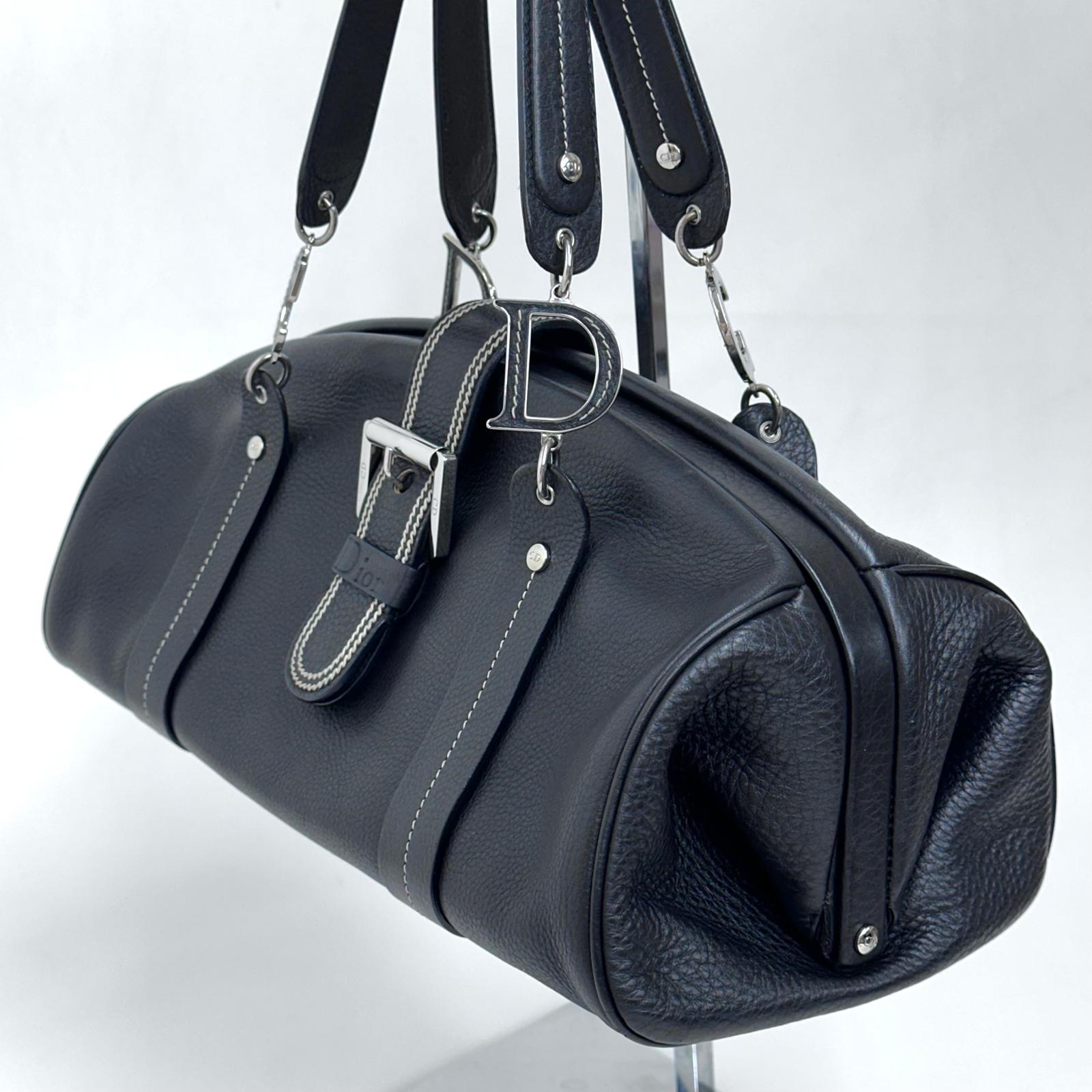 Dior Gaucho Bowling Bag in pelle nera con fibbia e charm CD