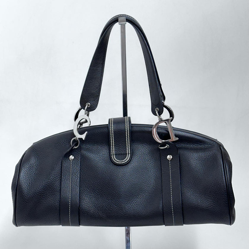 Dior Gaucho Bowling Bag in pelle nera con fibbia e charm CD
