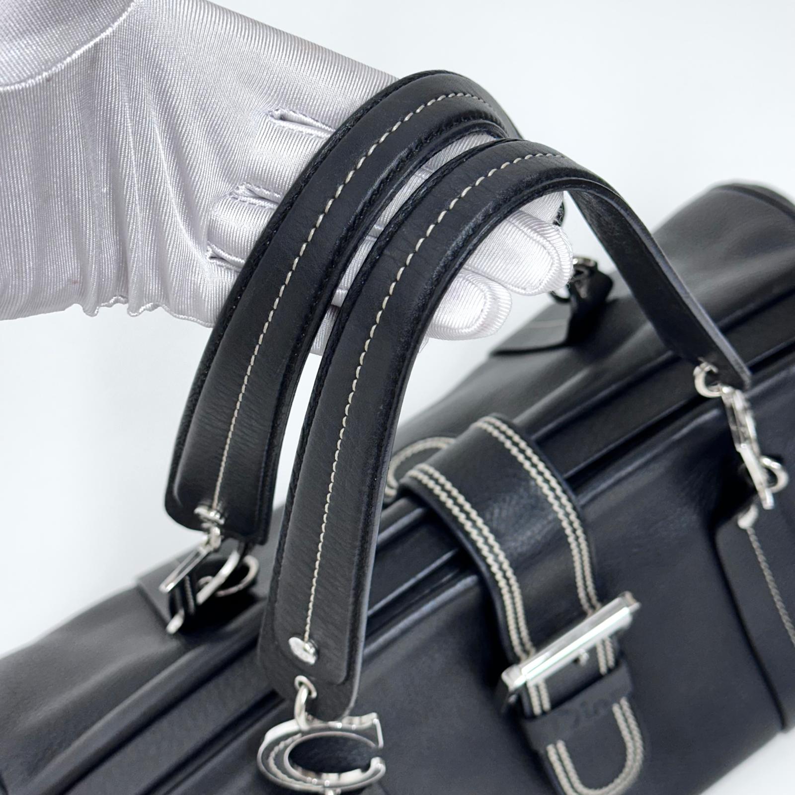 Dior Gaucho Bowling Bag in pelle nera con fibbia e charm CD