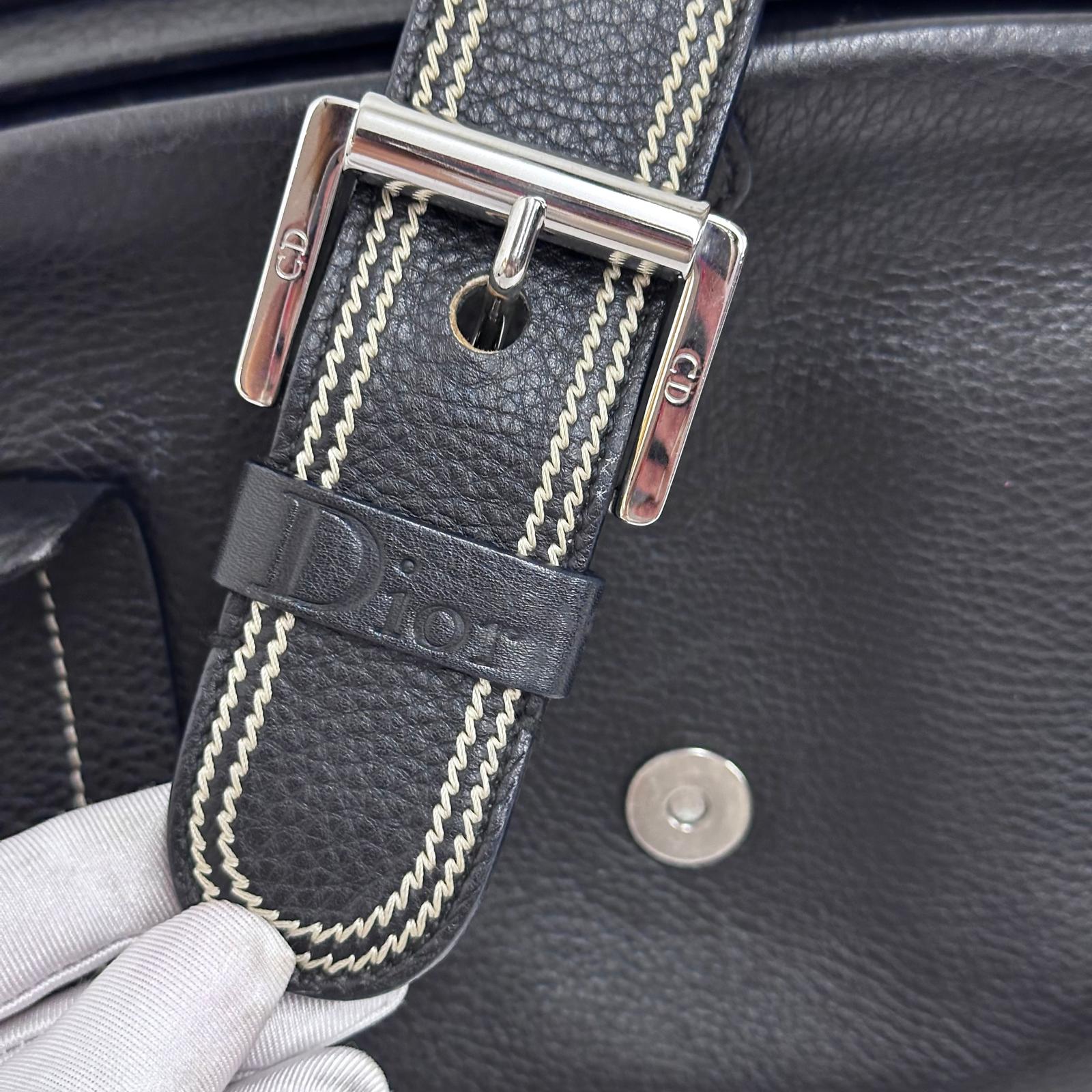 Dior Gaucho Bowling Bag in pelle nera con fibbia e charm CD