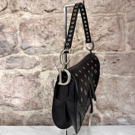 Dior Borsa Saddle Grommet in Pelle Nera con Borchie