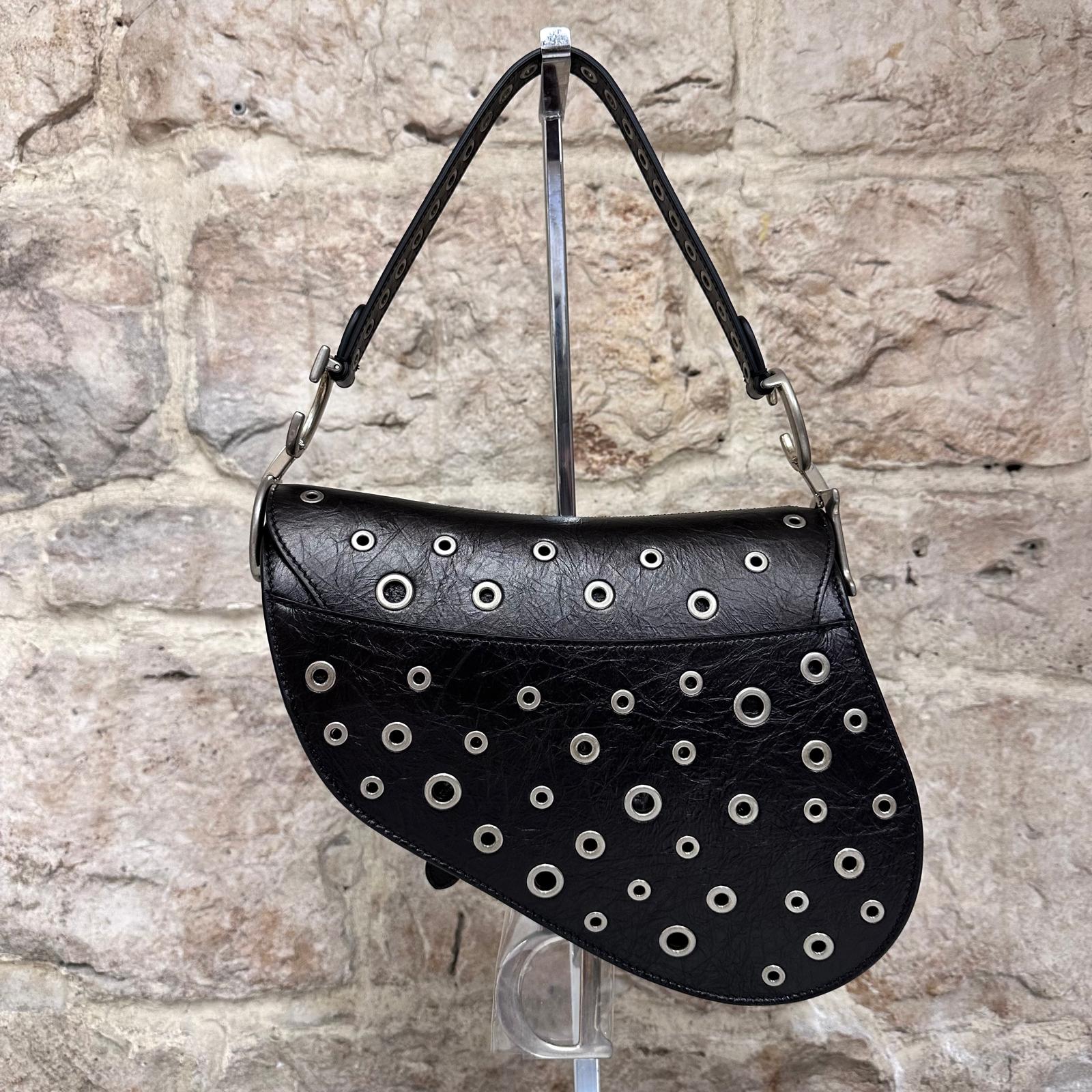 Dior Borsa Saddle Grommet in Pelle Nera con Borchie