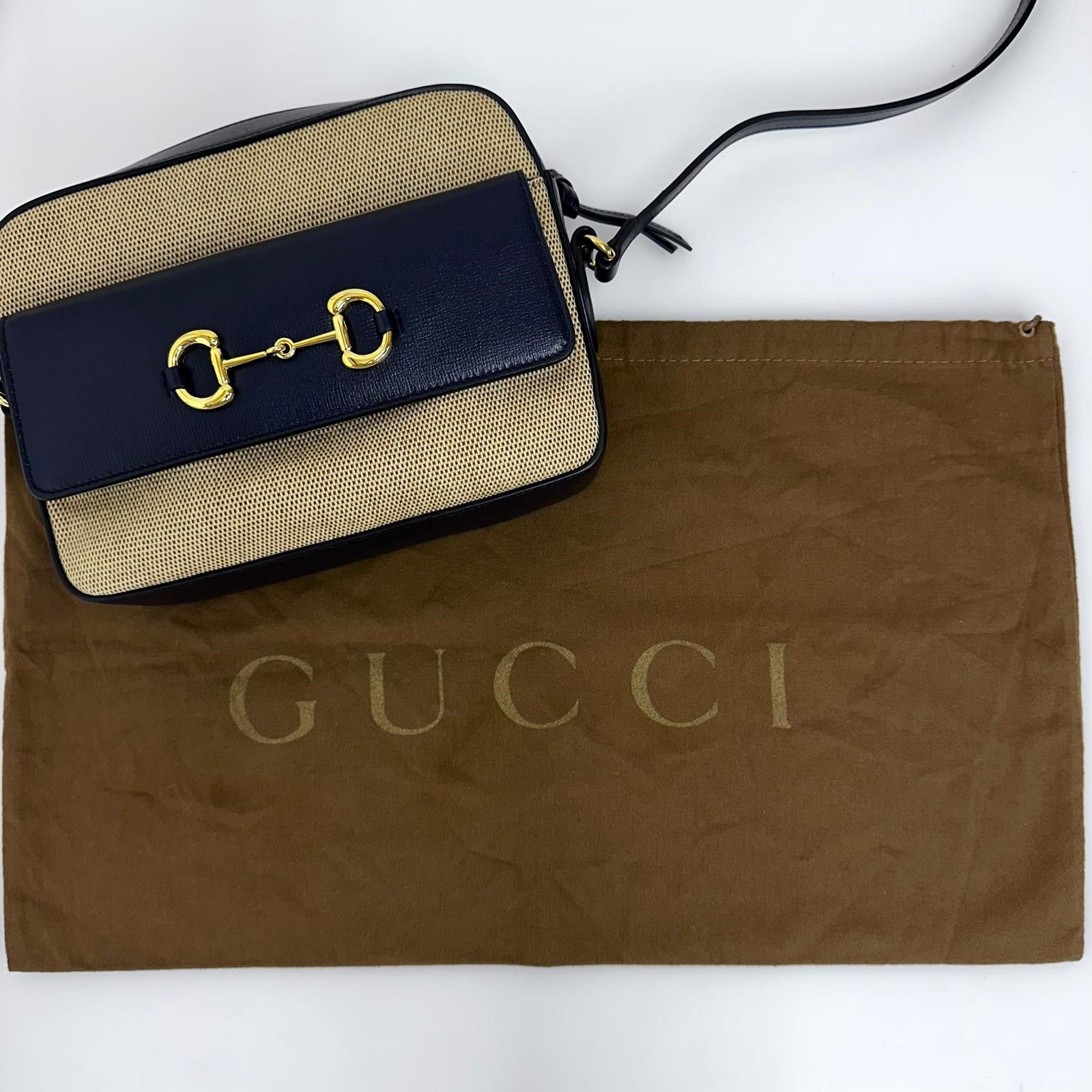 Gucci 1955 Horsebit Camera Bag a Tracolla in Canvas Beige e Pelle Blu