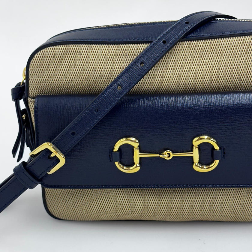Gucci 1955 Horsebit Camera Bag a Tracolla in Canvas Beige e Pelle Blu