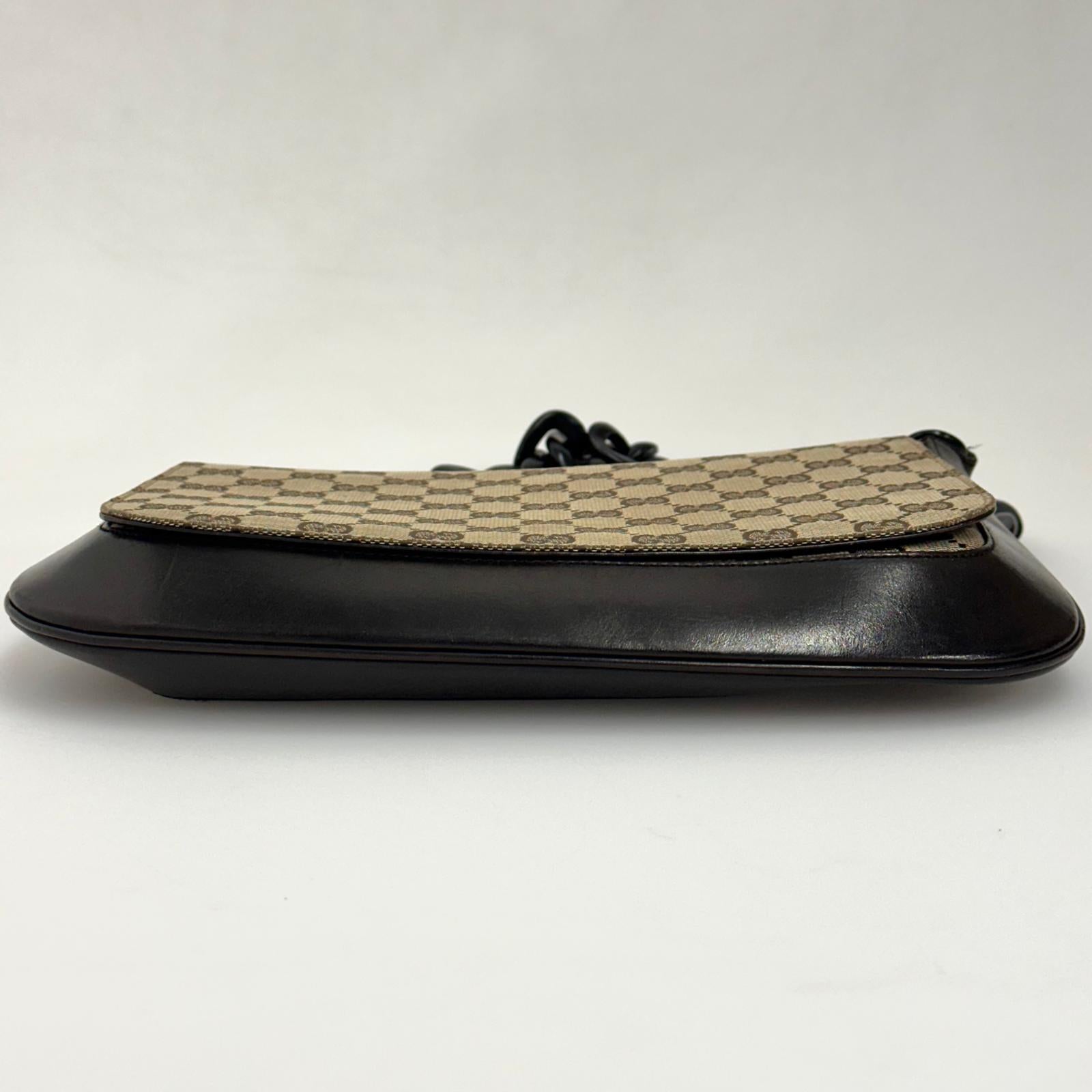 Gucci Borsa Hobo GG Supreme con Catena Oversize in Resina