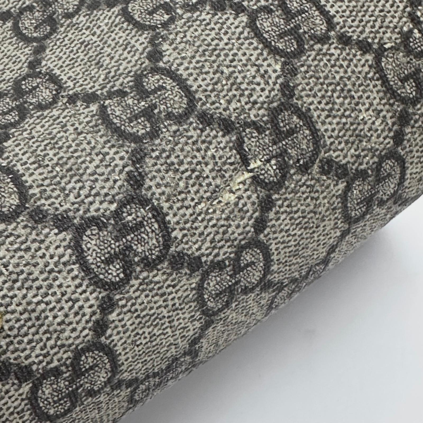 Gucci Borsa Padlock GG Supreme con finiture nere