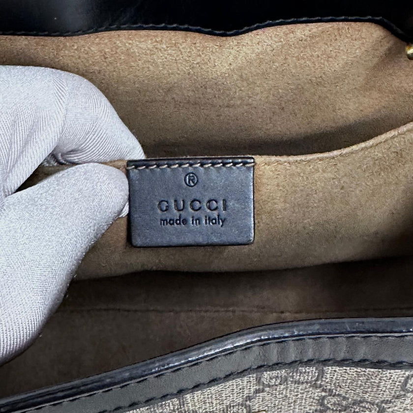 Gucci Borsa Padlock GG Supreme con finiture nere