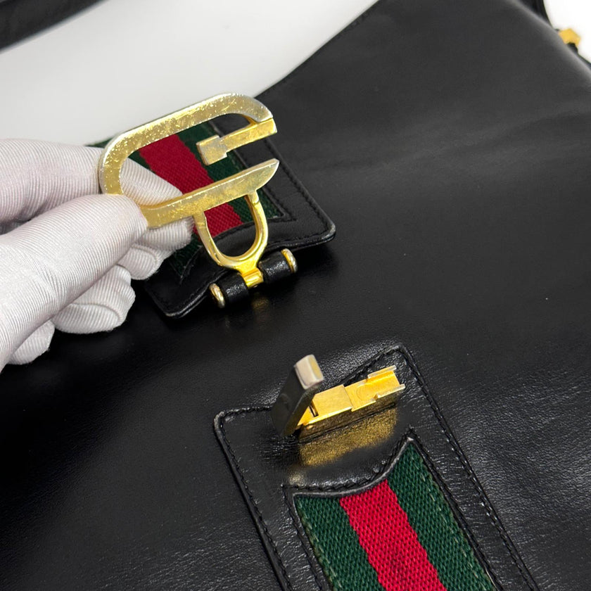 Gucci Borsa Vintage a Spalla in Pelle Nera con Fascia Web