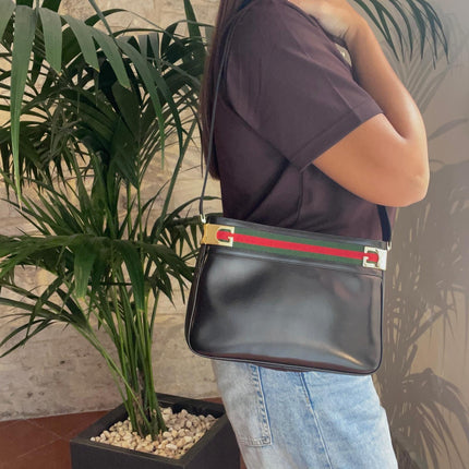 Gucci Borsa a Spalla Vintage in Pelle Nera con Fascia Web