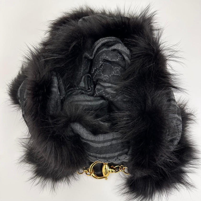 Gucci Sciarpa in Lana e Seta con Bordo in Pelliccia di Volpe Argentata