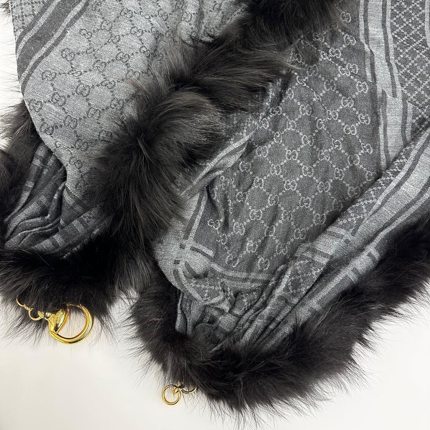 Gucci Sciarpa in Lana e Seta con Bordo in Pelliccia di Volpe Argentata