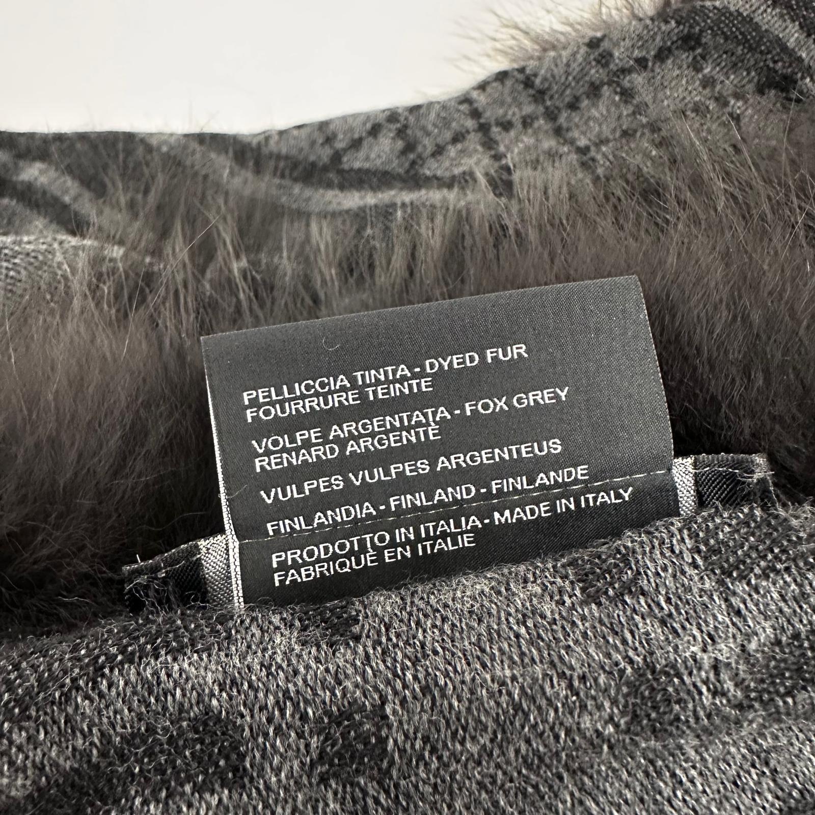 Gucci Sciarpa in Lana e Seta con Bordo in Pelliccia di Volpe Argentata