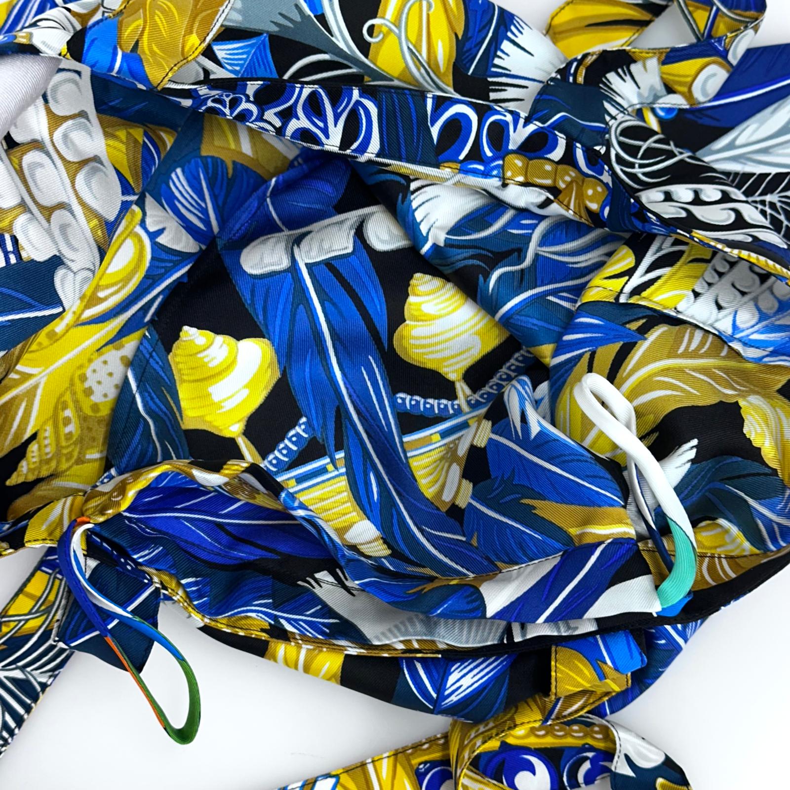 Hermès Tote Bag in Twill di Seta “Les Plumes” Multicolor – Mai Usata