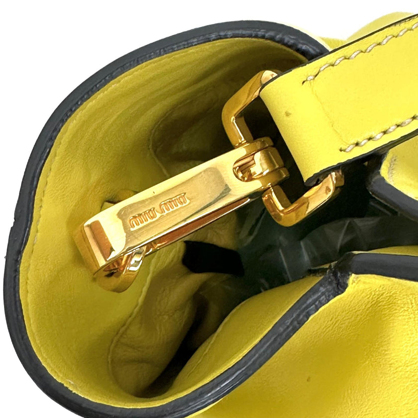Miu Miu Borsa Shopper a Tracolla in Pelle Gialla