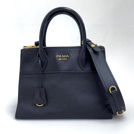 Prada Borsa Esplanade in Saffiano Nero con tracolla