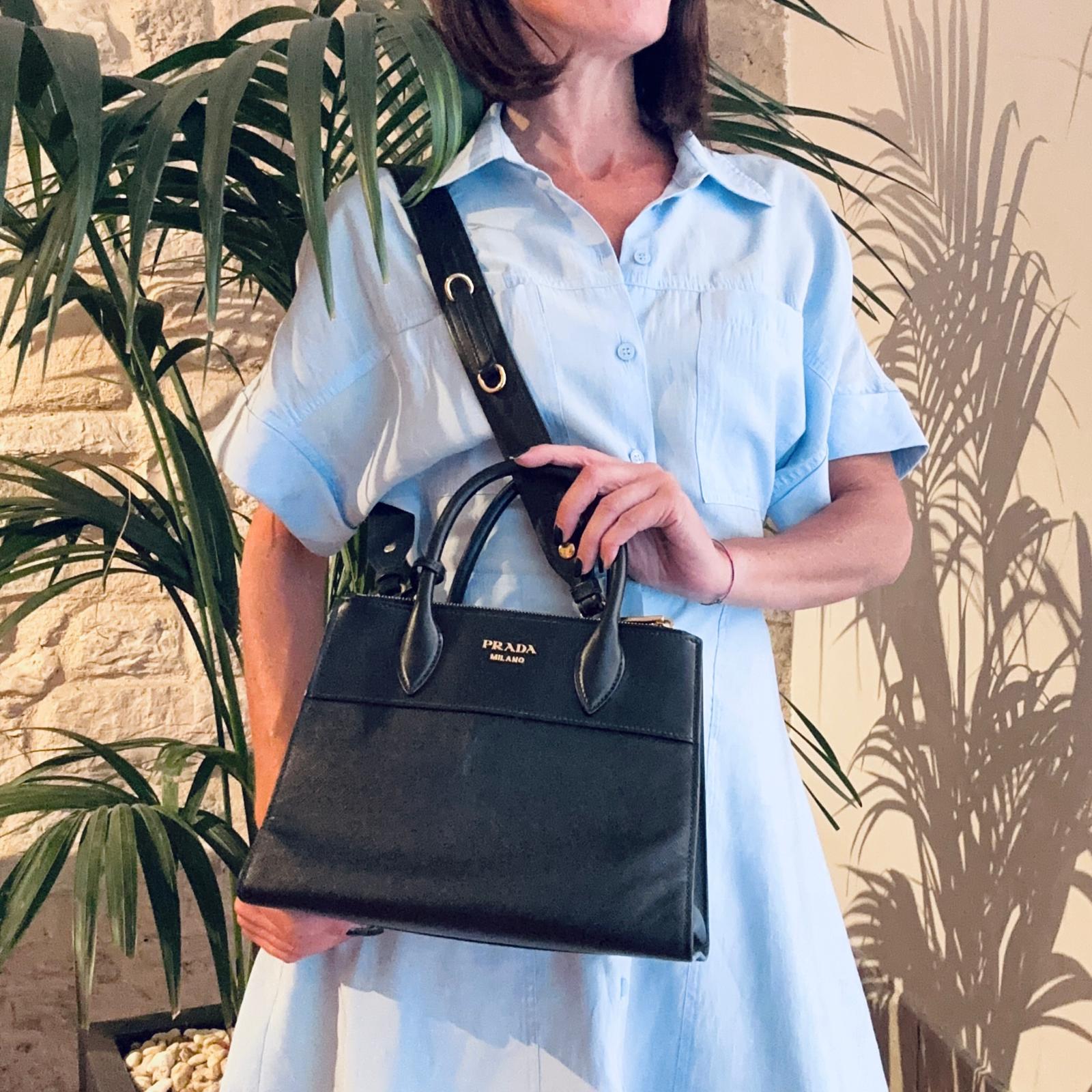 Prada Borsa Esplanade in Saffiano Nero con tracolla