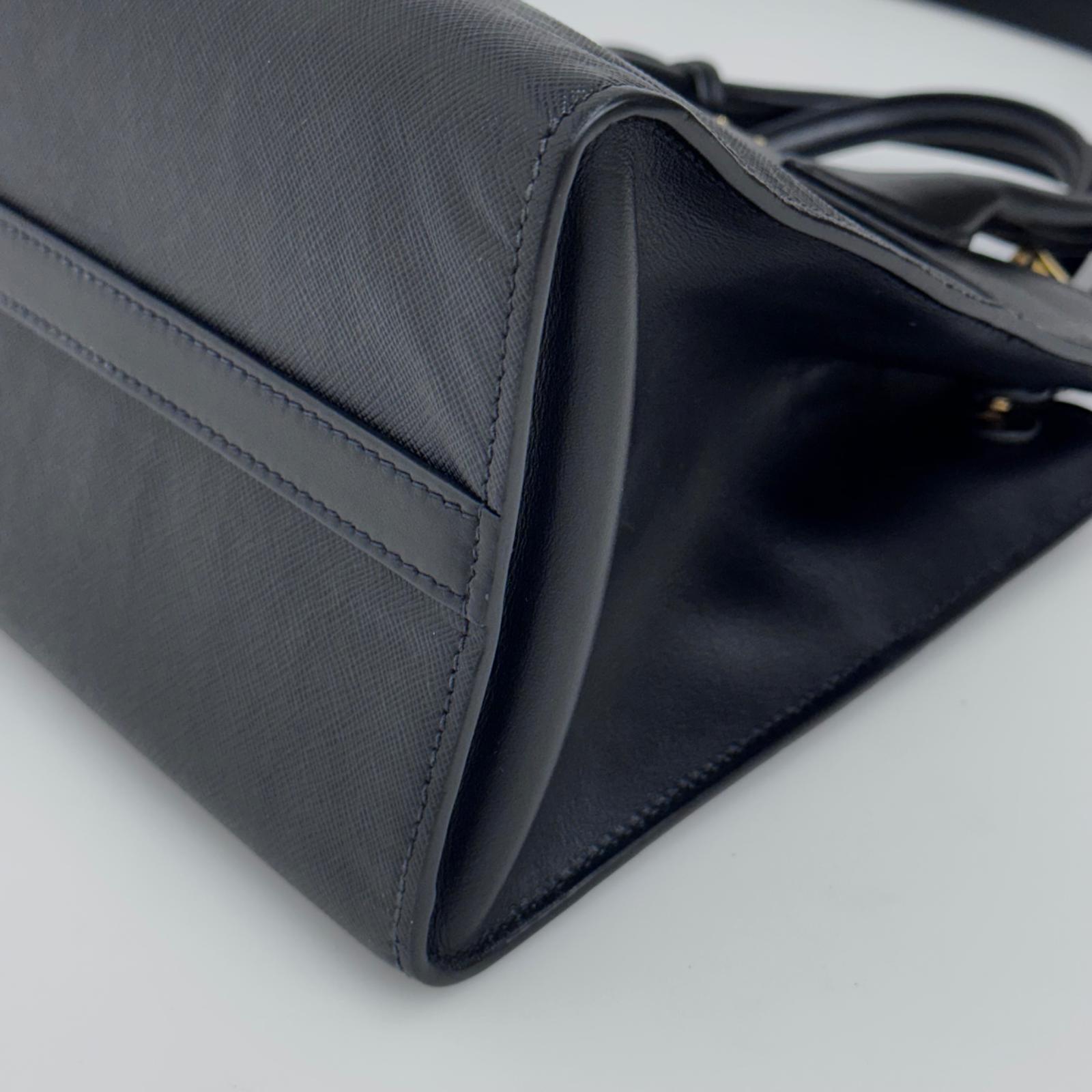 Prada Borsa Esplanade in Saffiano Nero con tracolla