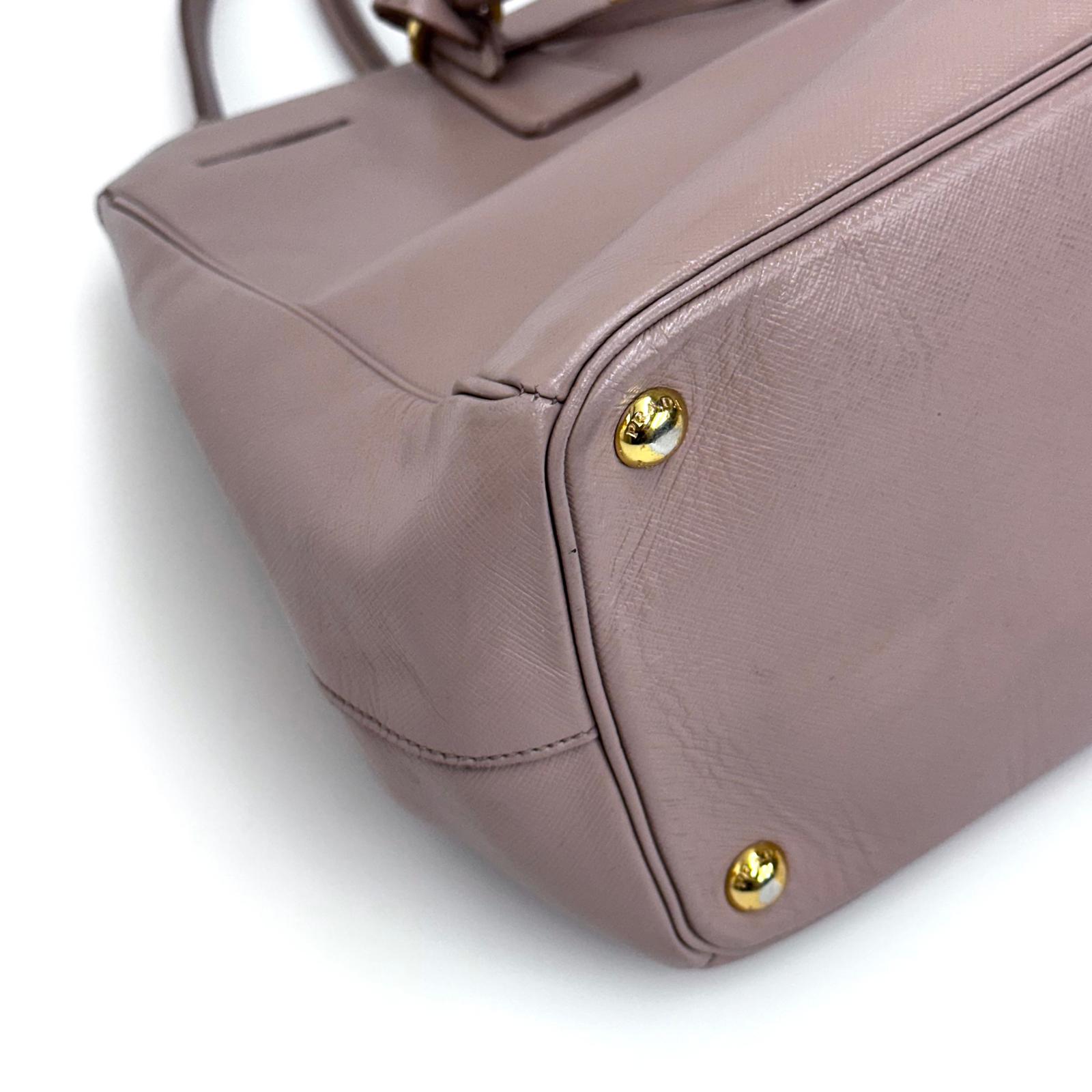 Prada Borsa Galleria Large in Saffiano Lux Cipria