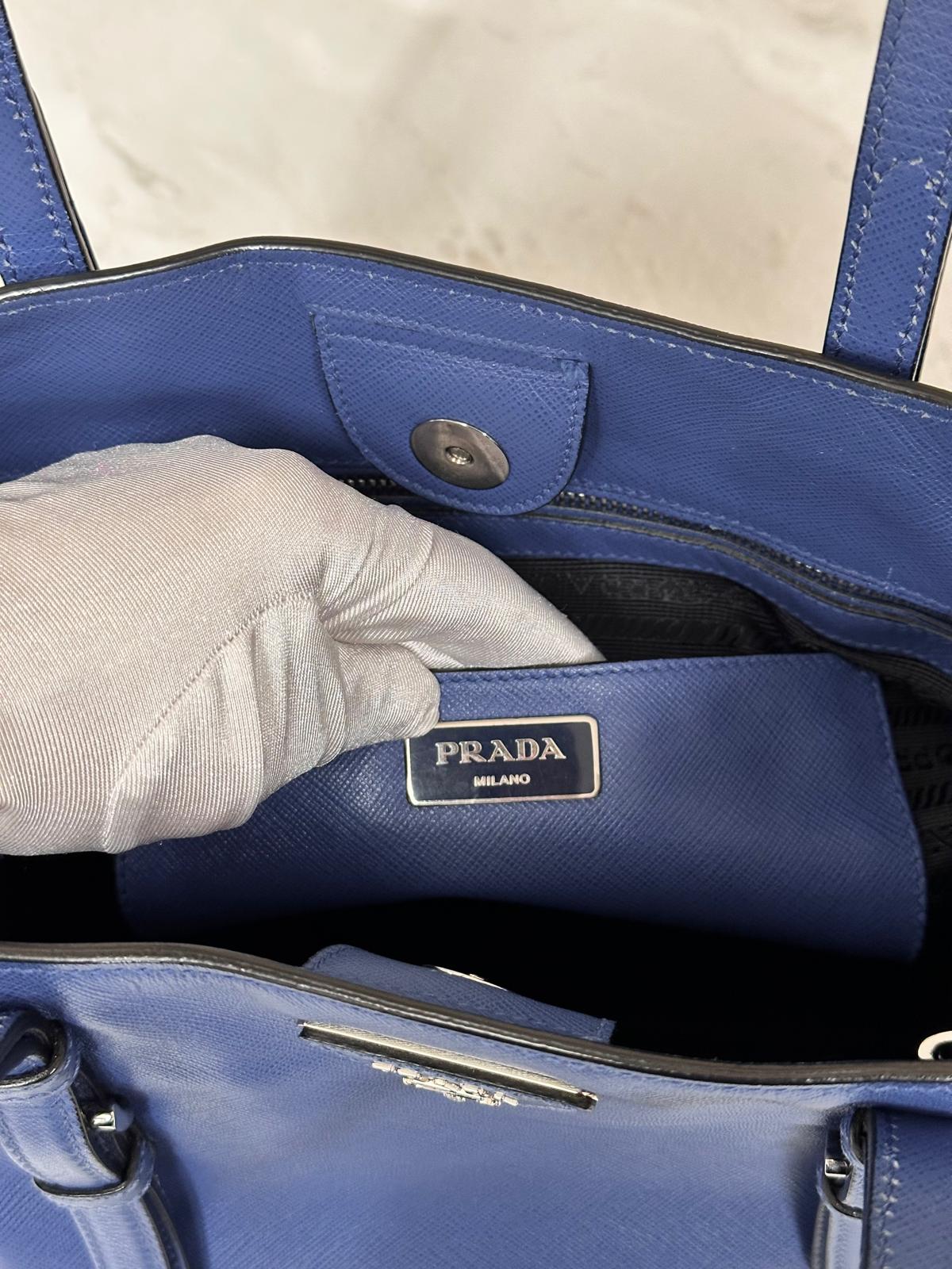 Prada Borsa Shopping Tote in Saffiano Blu