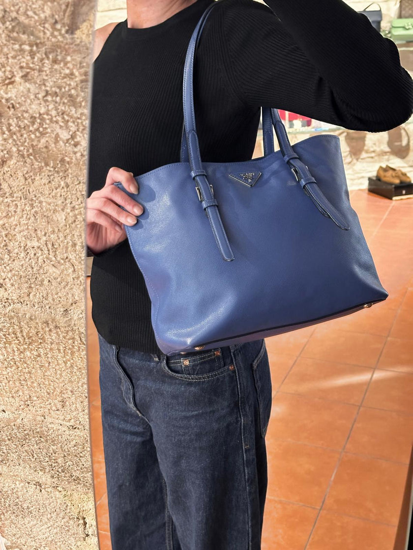 Prada Borsa Shopping Tote in Saffiano Blu