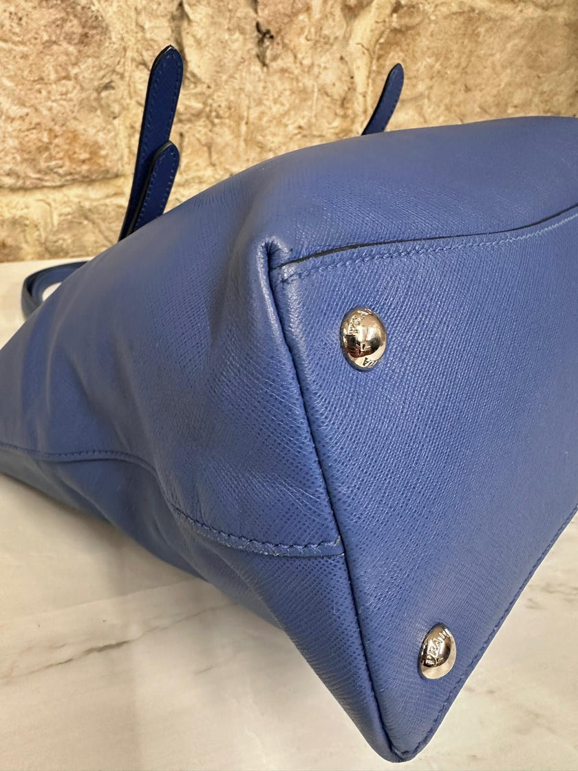 Prada Borsa Shopping Tote in Saffiano Blu