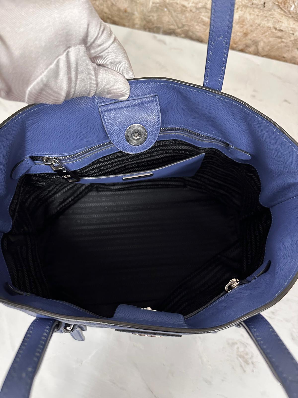 Prada Borsa Shopping Tote in Saffiano Blu