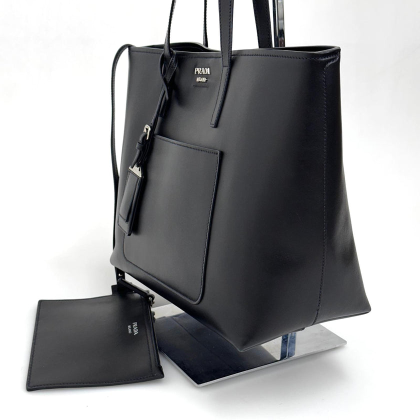 Prada Shopping Tote in Pelle Nera con Pochette Coordinata