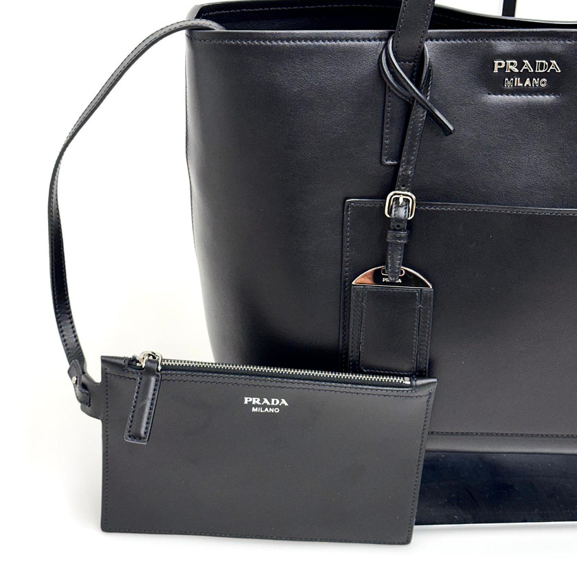 Prada Shopping Tote in Pelle Nera con Pochette Coordinata
