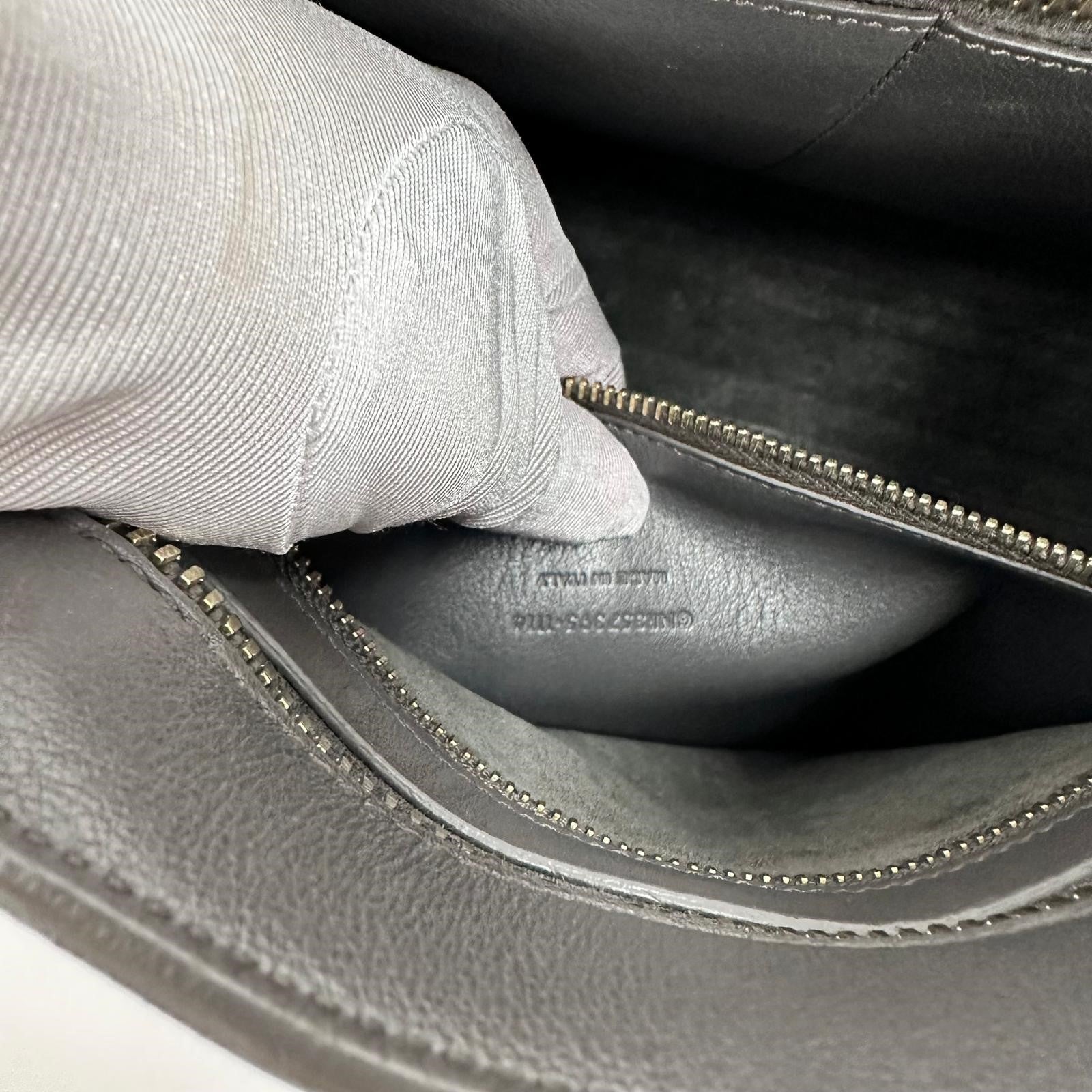 Saint Laurent Borsa Cabas Chyc Medium in pelle grigia