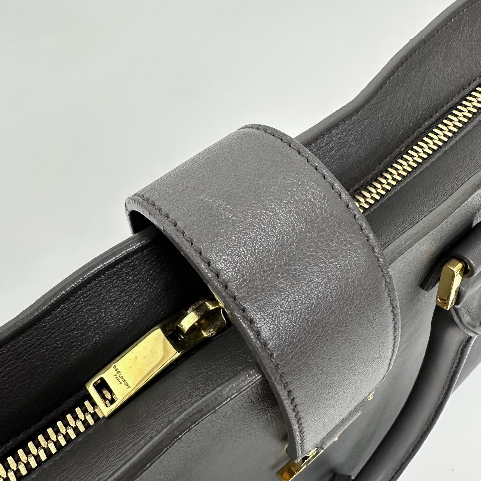 Saint Laurent Borsa Cabas Chyc Medium in pelle grigia