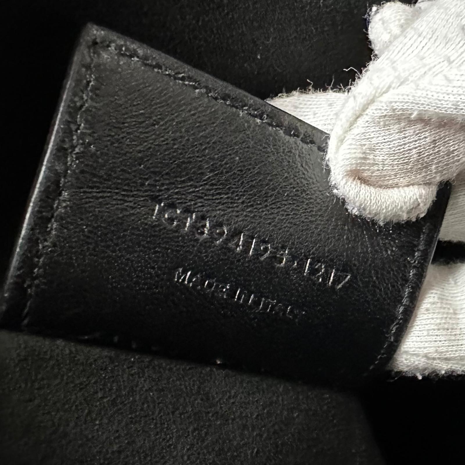 Saint Laurent Borsa a Spalla Shopping Tote in Pelle Verniciata Nera