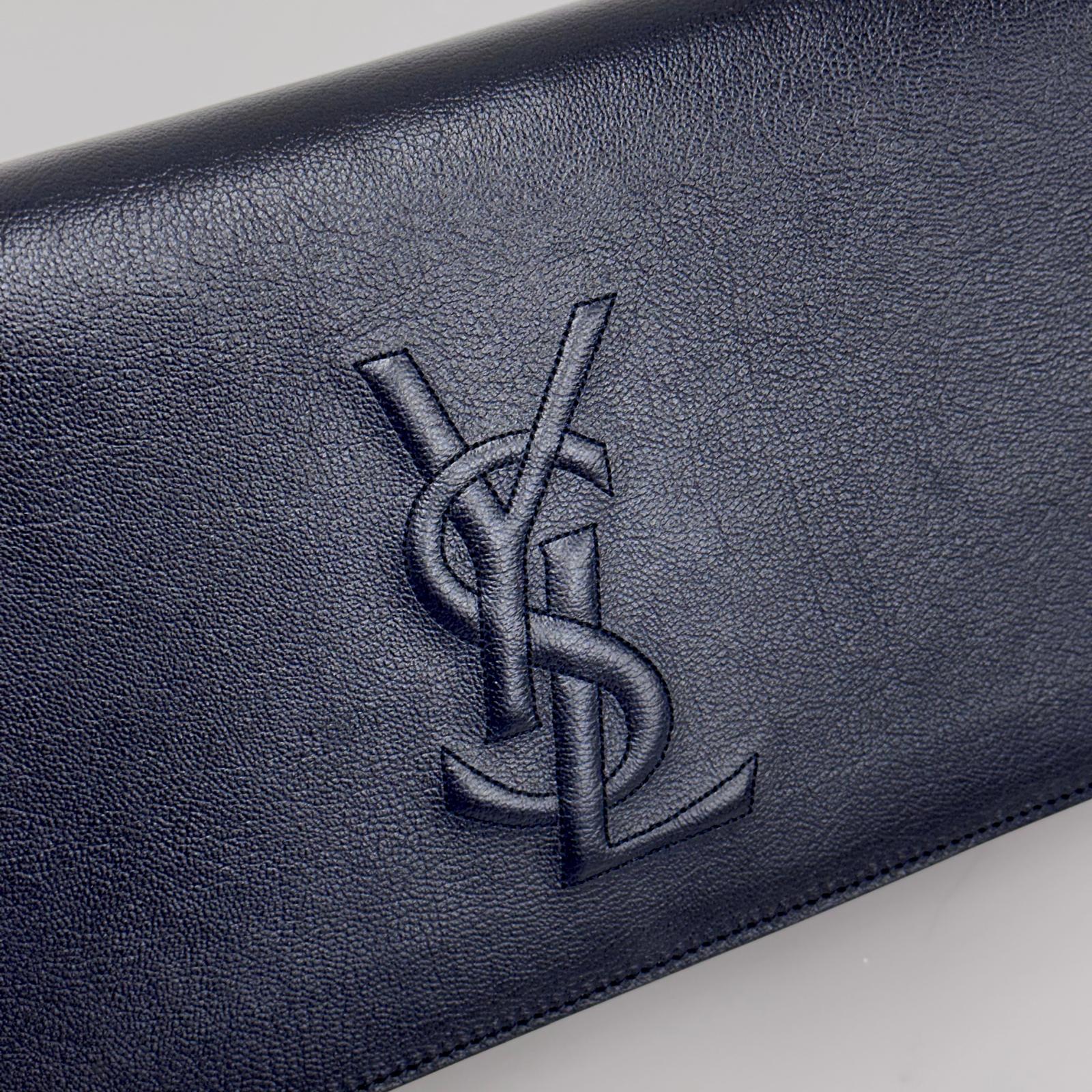 Saint Laurent Pochette Vintage Monogram Cassandre in Pelle Blu Notte